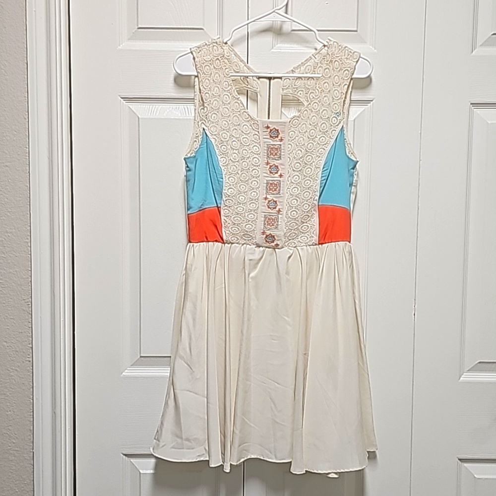 Women's ladies short dress size 7 beige